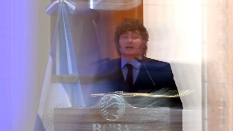Le football en Argentine renforce la popularité du gouvernement en période de crise.