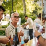 Vignerons gardois organisent des événements festifs autour du rosé et du vin blanc.