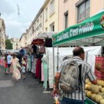 Marchés d&rsquo;été à Frontignan : commerçants et habitants se retrouvent autour du bassin de Thau.