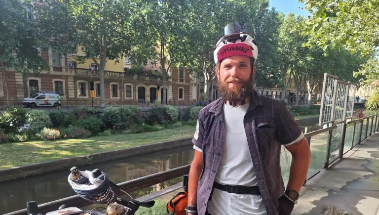 Thomas Billot parcourt la France à vélo pour sensibiliser à l’obésité.