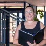 Une agente du Pays de l’Or œuvre pour le logement des saisonniers en difficulté.