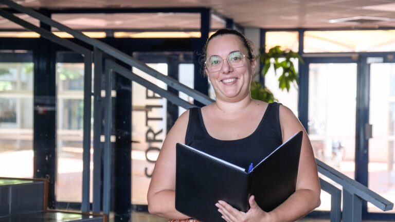Une agente du Pays de l’Or œuvre pour le logement des saisonniers en difficulté.