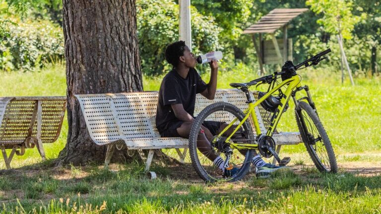 Canicule : l’effet retard prolonge fatigue et maux de tête après la baisse des températures