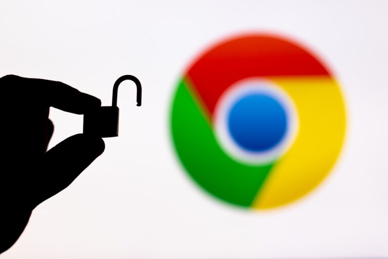 Google met à jour Chrome et corrige sept failles de sécurité, dont trois critiques.