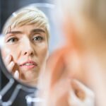 Poches et cernes : différences et implications pour la santé dermatologique.