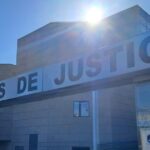 Rassemblement contre le racisme à Avignon après une audience au tribunal.