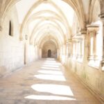 Accélération des fermetures de monastères en France selon une étude inédite.