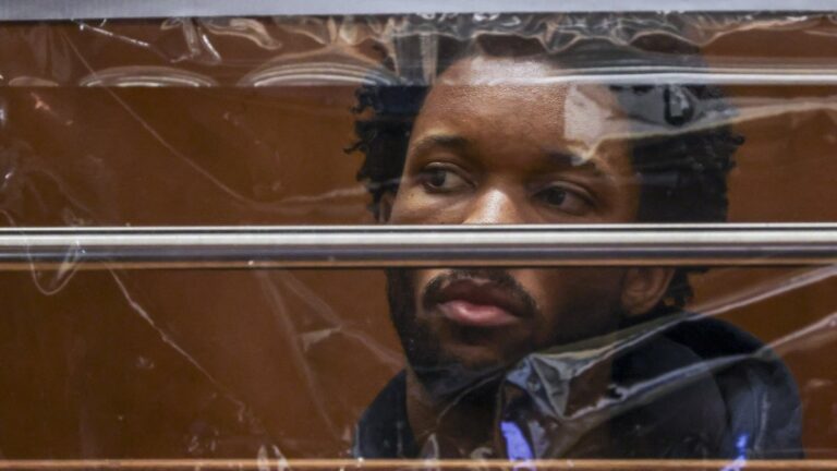 Chanteur D4vd accusé de meurtre et démembrement d’une adolescente, corps retrouvé dans sa Tesla