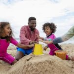 Les attentes des enfants en vacances : une étude révèle des désirs inattendus.