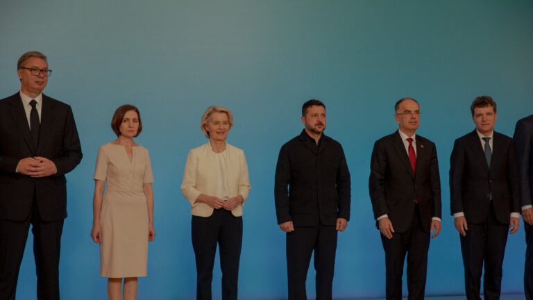 L’UE adopte un nouvel accord de sanctions contre la Russie en réponse à la guerre en Ukraine.