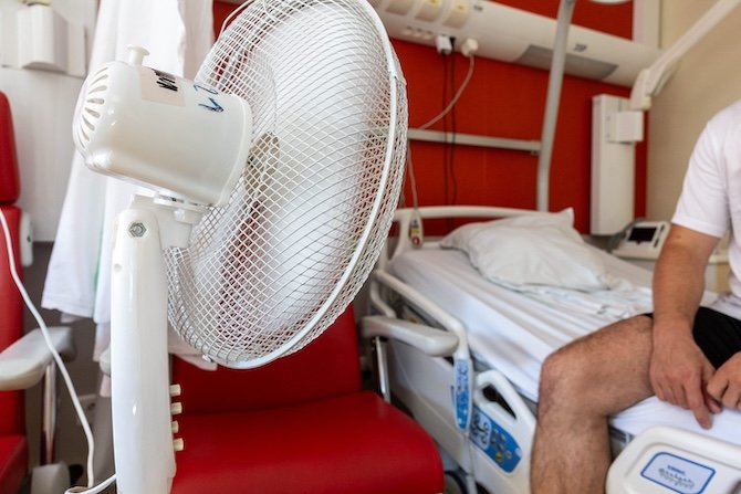 Rénovation énergétique et climatisation : le retard des hôpitaux français dans leur modernisation.