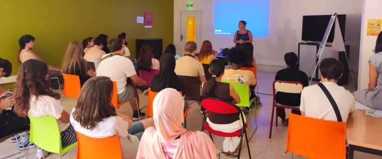 La Mission locale forme les jeunes de Millau aux compétences professionnelles essentielles.