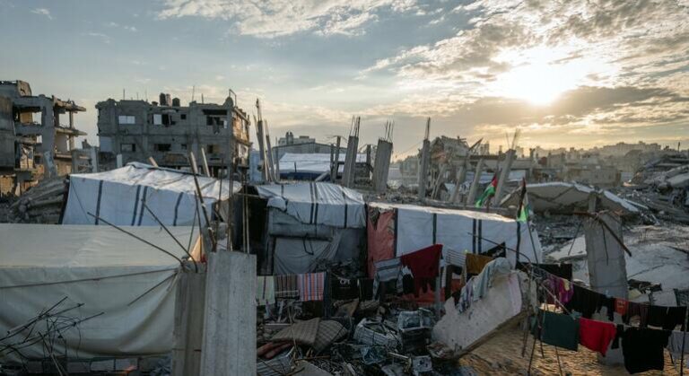L’ONU face à des crises : interventions souvent tardives dans les conflits mondiaux.