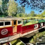 Transformation d&rsquo;une péniche hollandaise en gîte au bord du canal du Midi près de Toulouse.