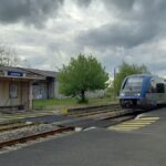 Fermeture inattendue d’une gare du Lot : la SNCF accusée d’abandonner les usagers en été.