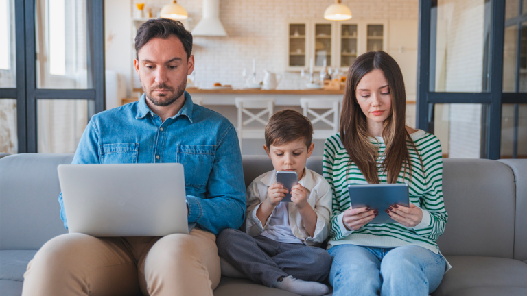 Norton 360 Deluxe propose un antivirus pour 5 appareils à 39,99 € en France.
