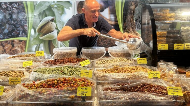 Retraite imminente d’un vendeur d’olives emblématique en Ariège après 43 ans d’activité