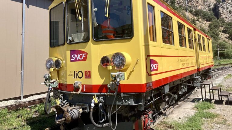 Pyrénées-Orientales : un homme et une femme électrisés par les rails du Train Jaune, gravement brûlés.