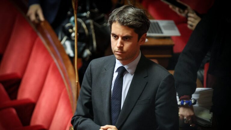 Gabriel Attal porte plainte contre Marine Le Pen pour l’utilisation du slogan « Renaissance »
