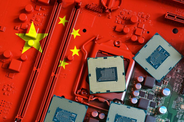 La Chine commence l’assemblage de machines DUV, une menace pour ASML.