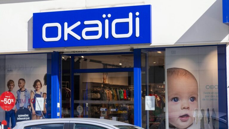 Fermeture de 57 magasins Okaïdi et suppression de 244 postes après redressement judiciaire.