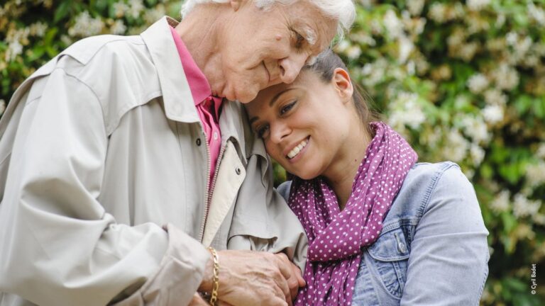Journée mondiale Alzheimer à Agen : sketches, musique et danse pour sensibiliser.
