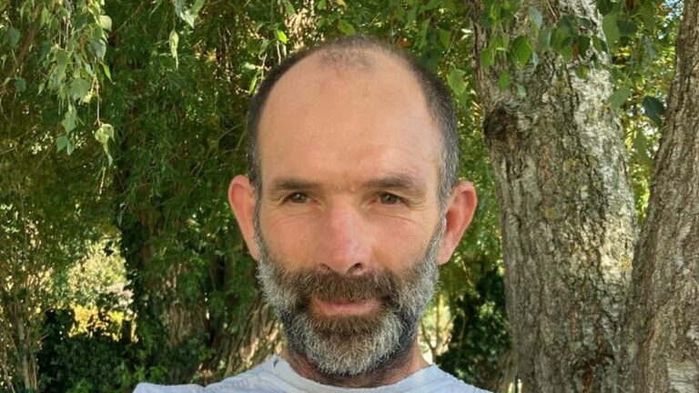 Traversée des Pyrénées à vélo : la famille Pouillet défie la maladie de Huntington sur 800 km.