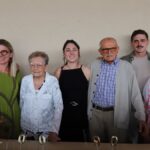Fernande Latour, centenaire, célèbre son 100e anniversaire entourée de sa famille à Aux-Aussat.