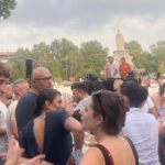 Jeudis de Nîmes : balade gourmande et culturelle en plein air avec concerts et animations.