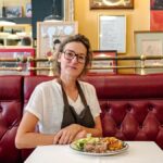 Le tartare de bœuf devient un plat emblématique des restaurants français cet été.