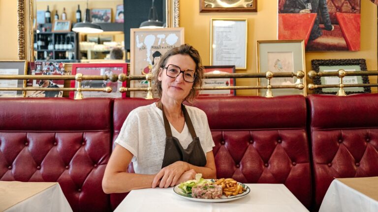 Le tartare de bœuf devient un plat emblématique des restaurants français cet été.