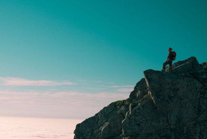 Les bienfaits de l’émerveillement sur le cerveau selon des chercheurs en neurosciences.