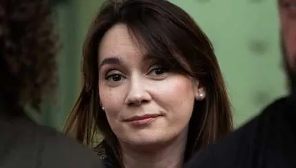 Xenia Fedorova, ancienne dirigeante de RT France, visée par une expulsion en France.