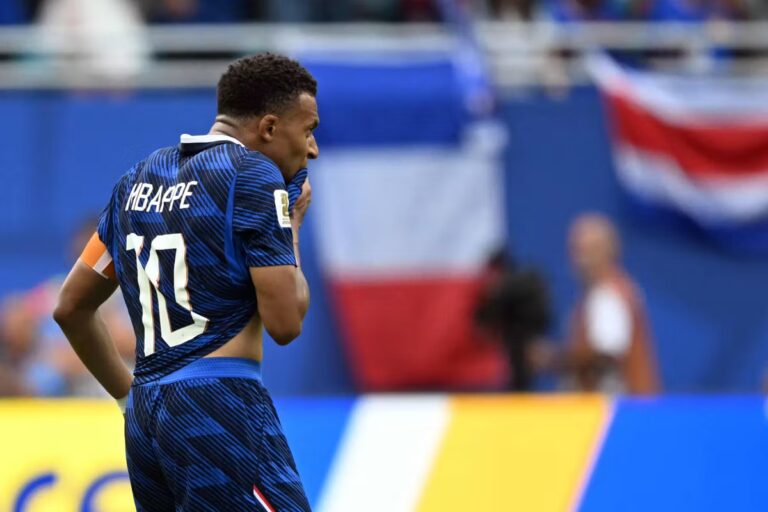 Coupe du Monde : les Bleus battus par l’Angleterre lors d’une petite finale disputée