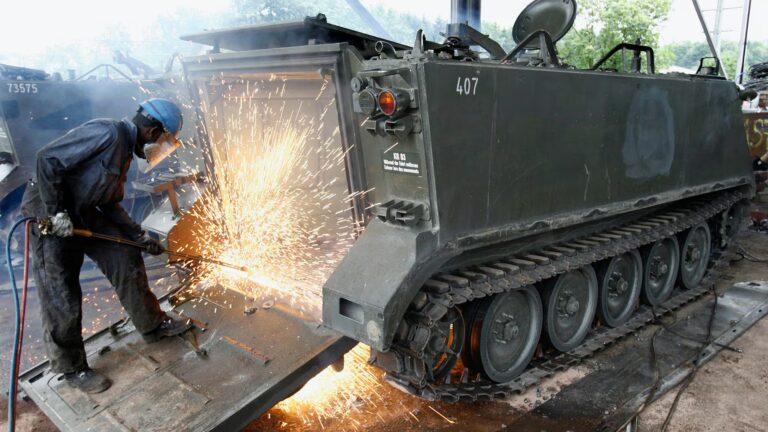 L’armée suisse accuse Ruag d’immobiliser les véhicules M113.
