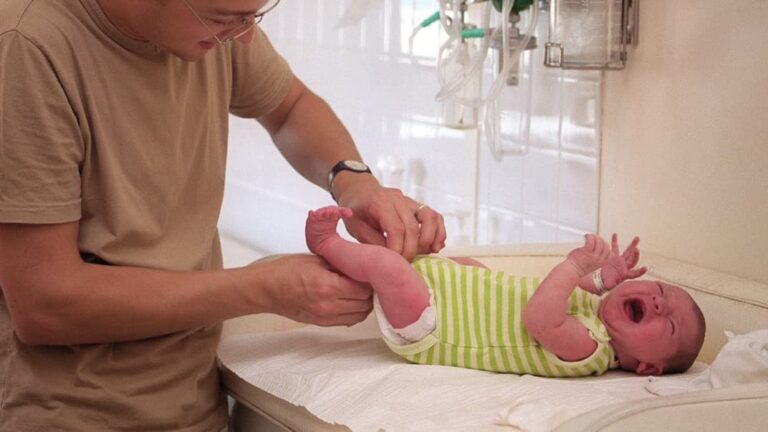 Congé de naissance de 2 mois : inquiétudes des PME et intérim face aux conséquences dans l’entreprise