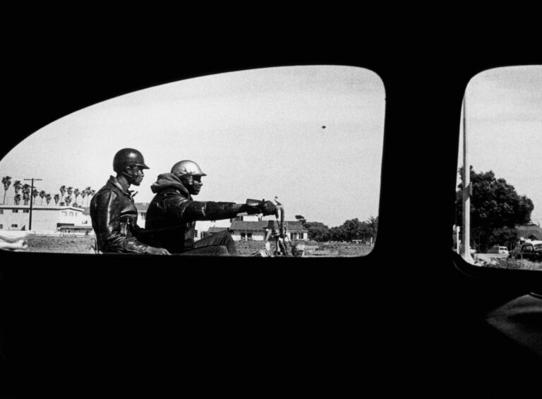 Ralph Gibson évoque son travail artistique dans une interview avec Blind Magazine.
