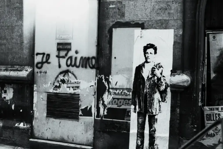 Rimbaud en héritage : une exposition à Paris explore l’influence de l’artiste sur la poésie contemporaine