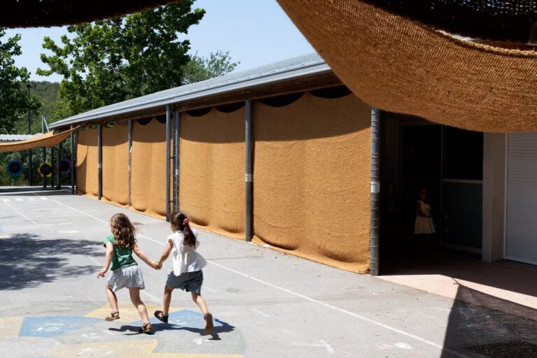 Réponses tactiques nécessaires dans les écoles face au réchauffement climatique.