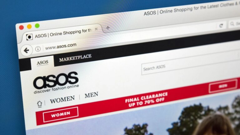 ASOS lance des sandales confortables et élégantes, alternatives aux Birkenstock pour l’été.