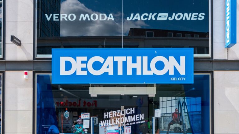 Decathlon présente un pantalon droit confortable en remplacement du legging.
