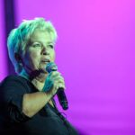Mimie Mathy évoque sa mobilité réduite et son parcours professionnel en tant qu’actrice.