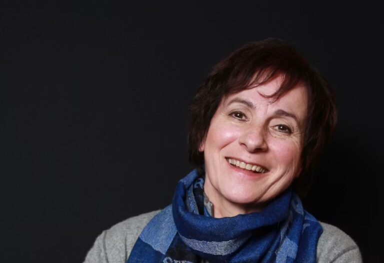 Marie-Paule Belle, chanteuse française, décède après une lutte contre le cancer.