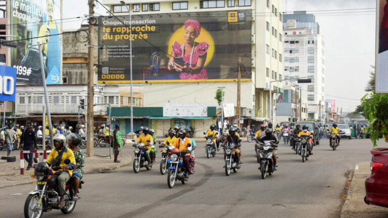 Sénat du Bénin : un équilibre constaté entre les pouvoirs selon les experts.