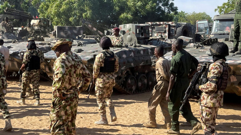 Nigeria : l’armée libère 44 élèves et professeurs après 56 jours de captivité à Oyo