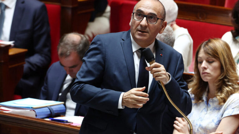 Plus de 500 000 signatures pour la pétition contre la présomption de légitime défense des policiers en France.