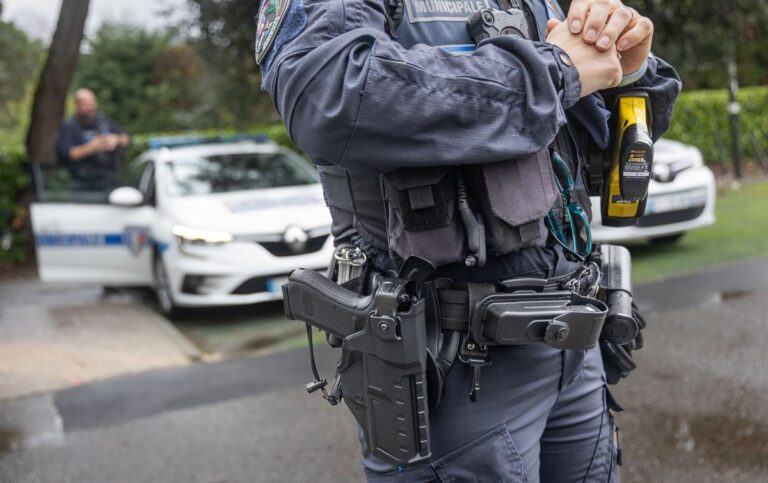 Des ONG et députés s’inquiètent d’une présomption d’usage légitime des armes par les forces de l’ordre.