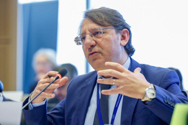 Bruxelles appelle à une opposition des États-Unis sur la taxe des services numériques, selon un législateur.