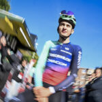 Paul Seixas quitte le Tour de France, suscitant des interrogations sur la sélection nationale.