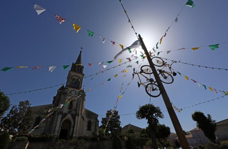 Tour de France : animations des communes des Landes pour le passage du peloton.